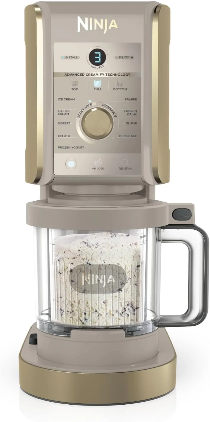 Ninja CREAMi Deluxe NC502EUSTGD Pierre et Or vue de face avec son pot installé